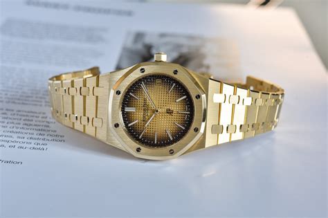 audemars piguet royal oak jumbo datario fasi lunari prezzo|audemars piguet 16202ba.